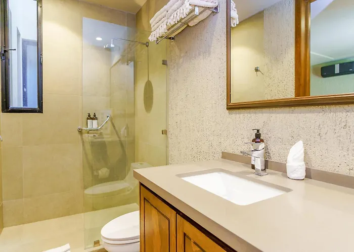 Appartement Luxurious Oasis Jacuzzi With Art Gallery And Pool