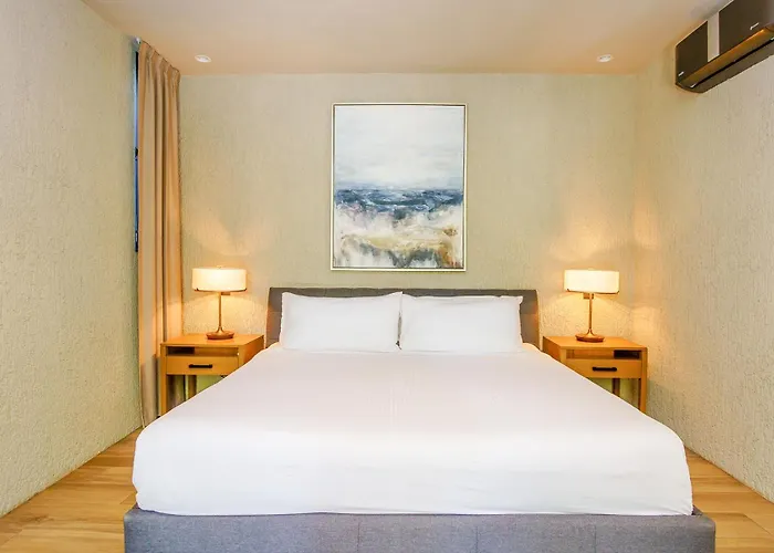 Luxurious Oasis Jacuzzi With Art Gallery And Pool Appartement *