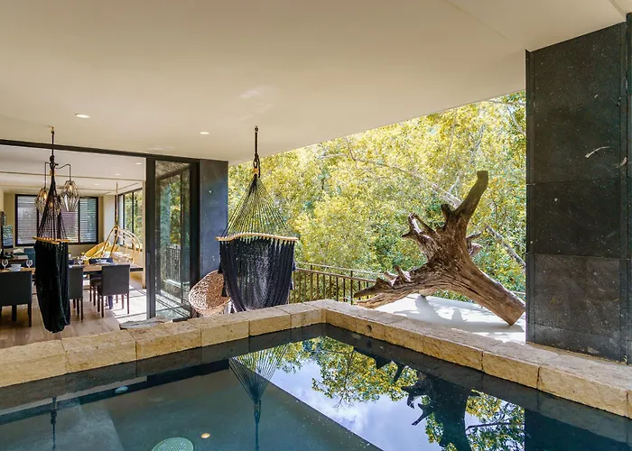Luxurious Oasis Jacuzzi With Art Gallery And Pool Appartement