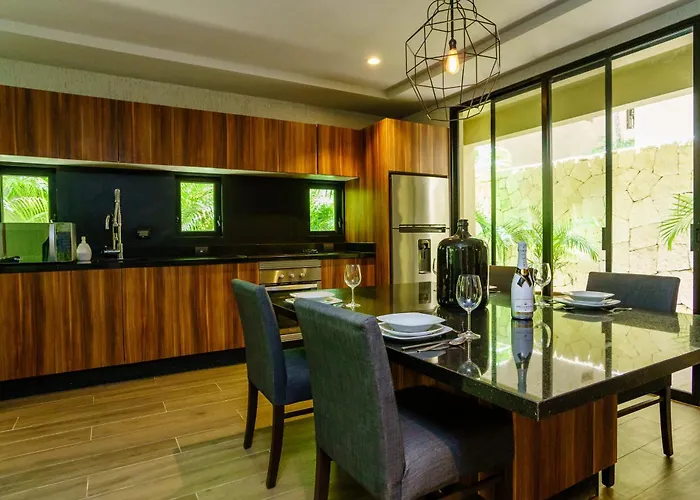 Luxurious Oasis Jacuzzi With Art Gallery And Pool Appartement *