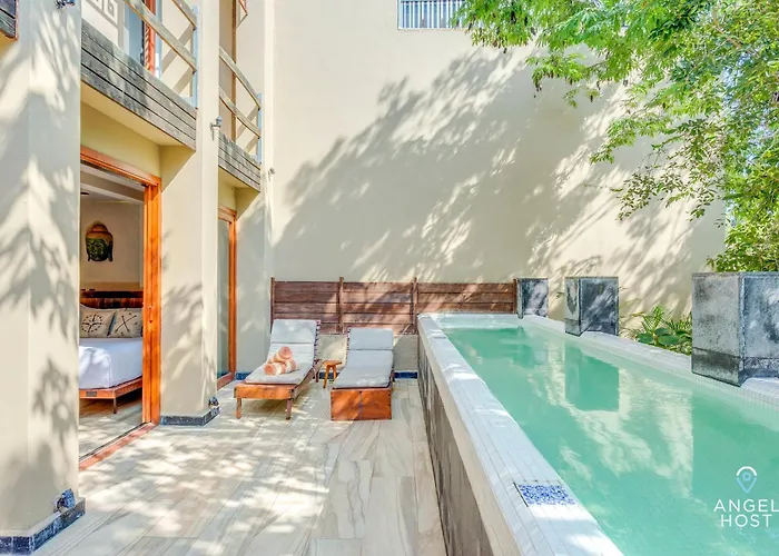 Luxurious Oasis Jacuzzi With Art Gallery And Pool Tulum