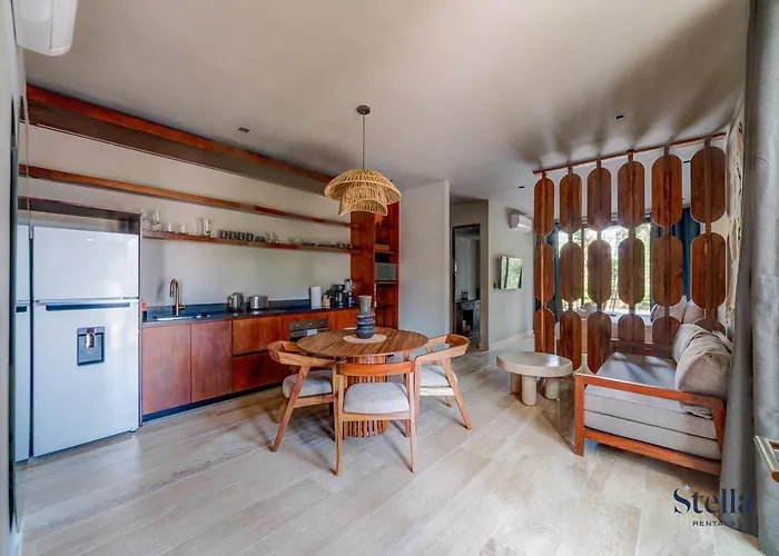 Luxurious Oasis Jacuzzi With Art Gallery And Pool Appartement