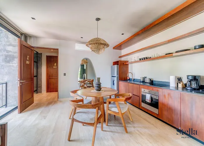 Luxurious Oasis Jacuzzi With Art Gallery And Pool Tulum