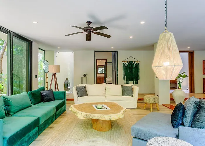 Luxurious Oasis Jacuzzi With Art Gallery And Pool Appartement
