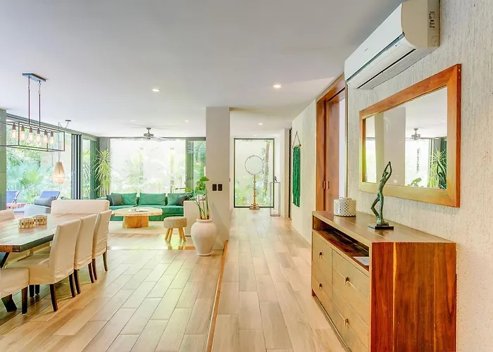 Luxurious Oasis Jacuzzi With Art Gallery And Pool Tulum